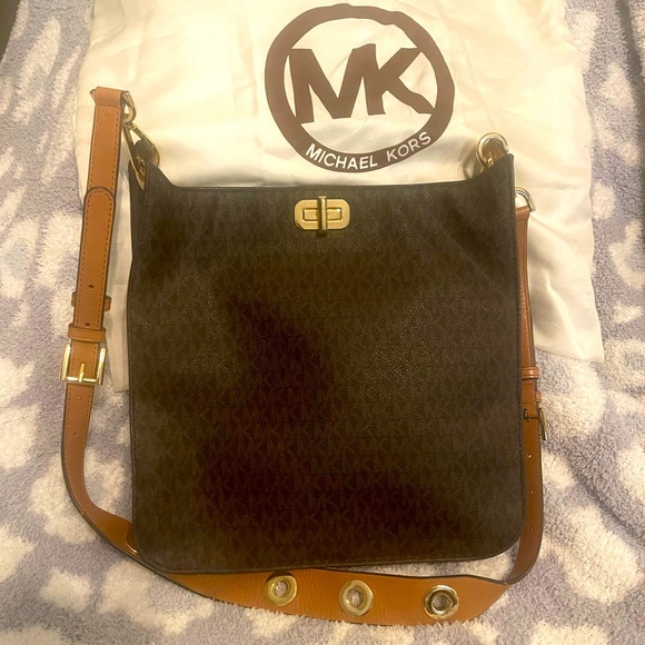Michael Kors Sullivan Large Signature Messenger/Crossbody Bag (like new) - Picture 1 of 5